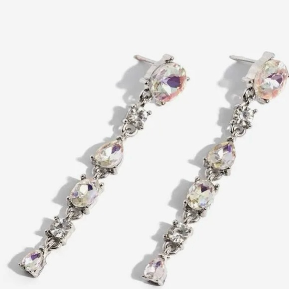 Fairytale Falls - White Earrings - Picture 2 of 2